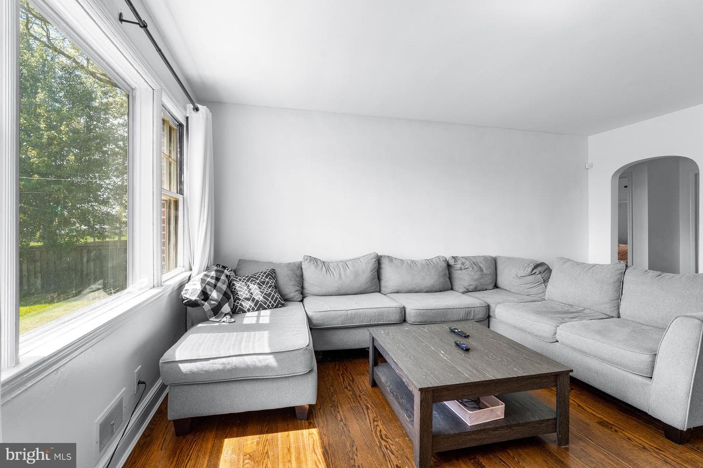 5987 Telegraph Road photo 14