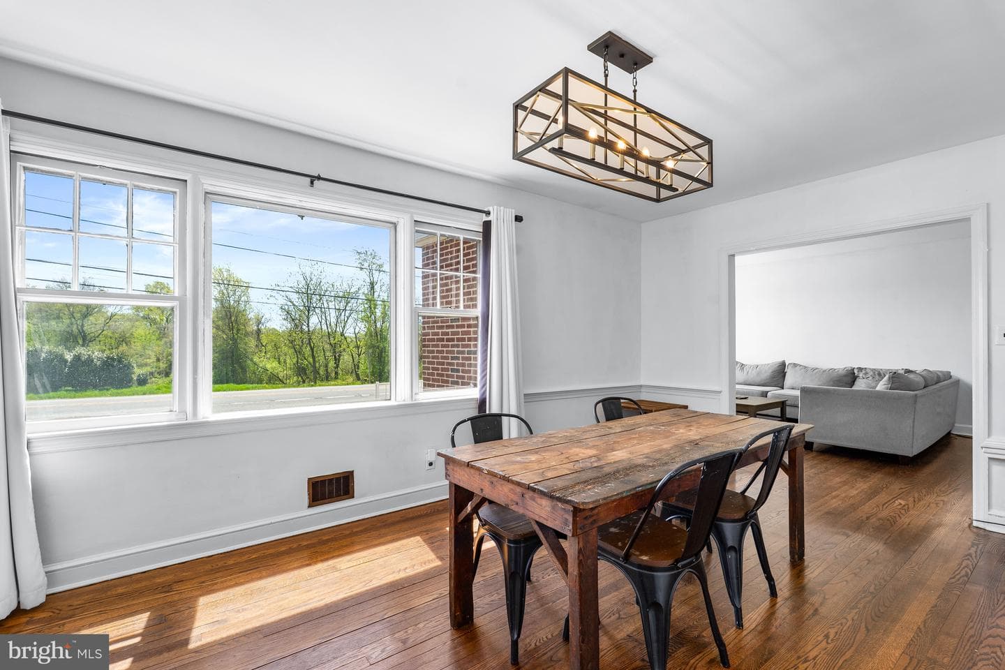 5987 Telegraph Road photo 19