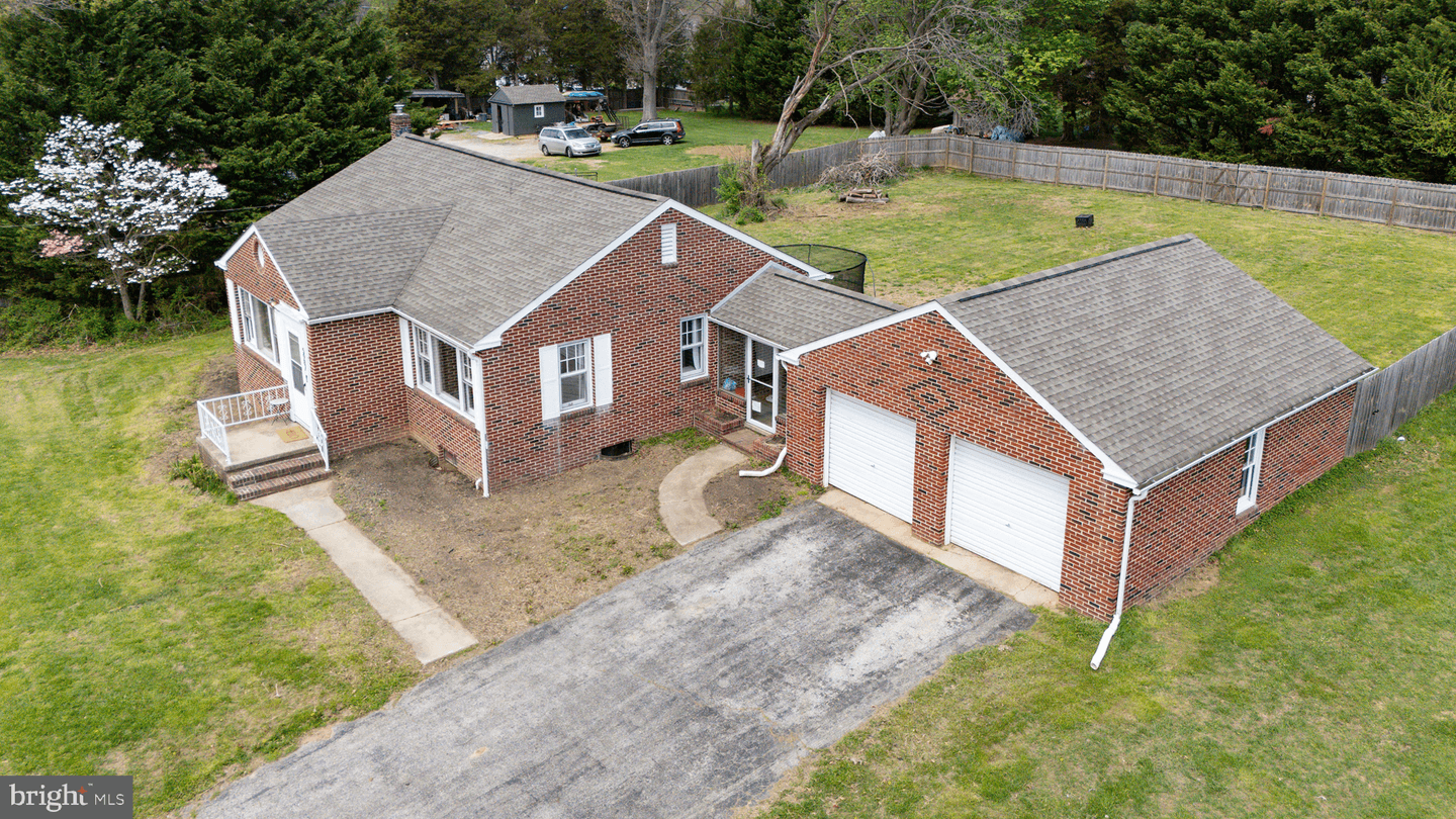 5987 Telegraph Road photo 2