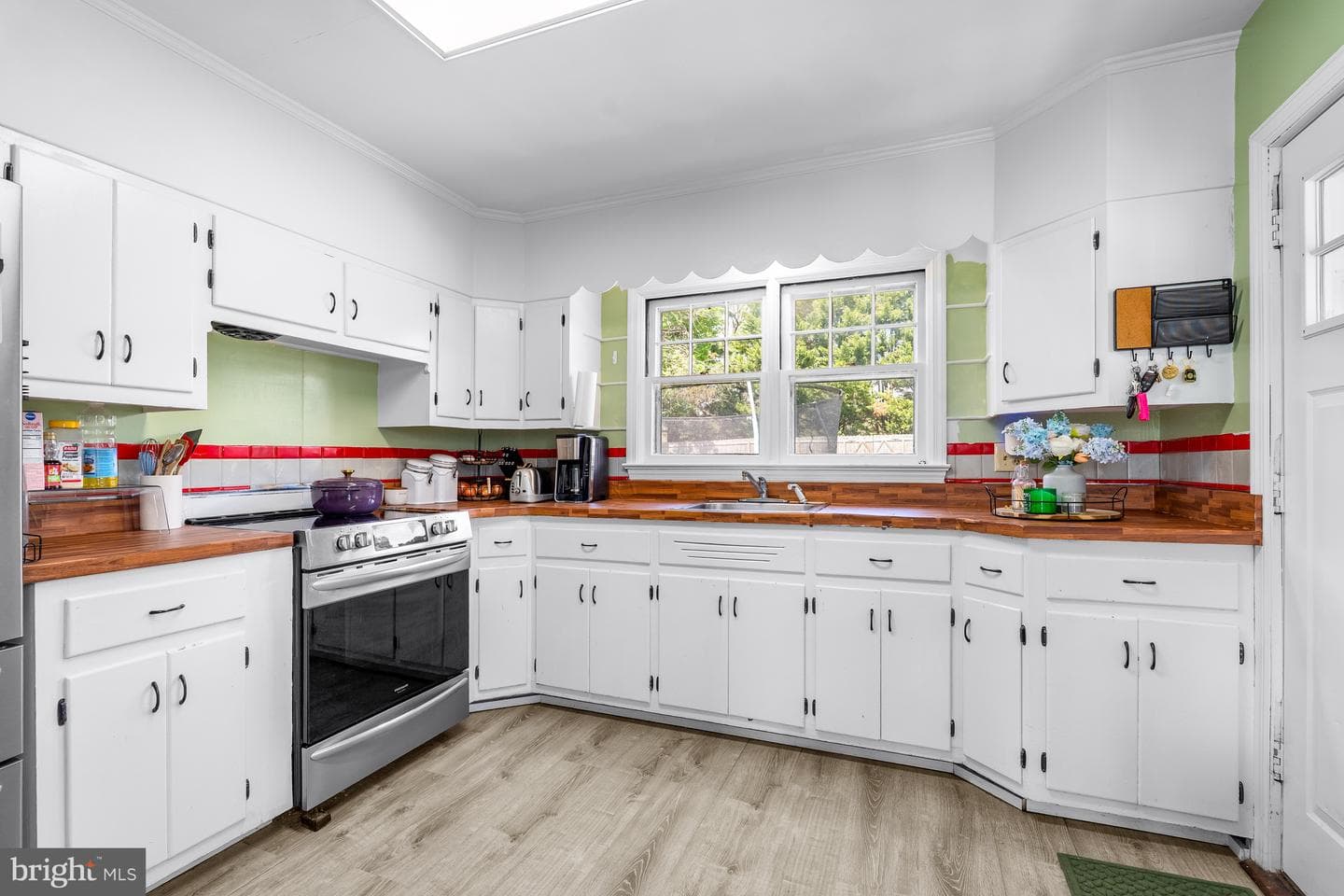 5987 Telegraph Road photo 20