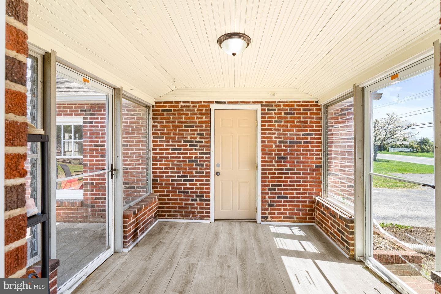 5987 Telegraph Road photo 22