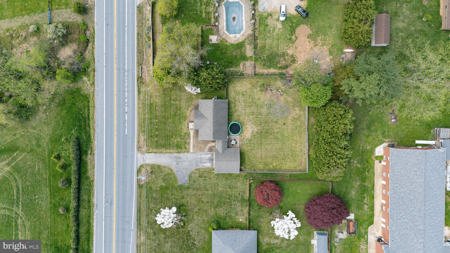 5987 Telegraph Road photo 3