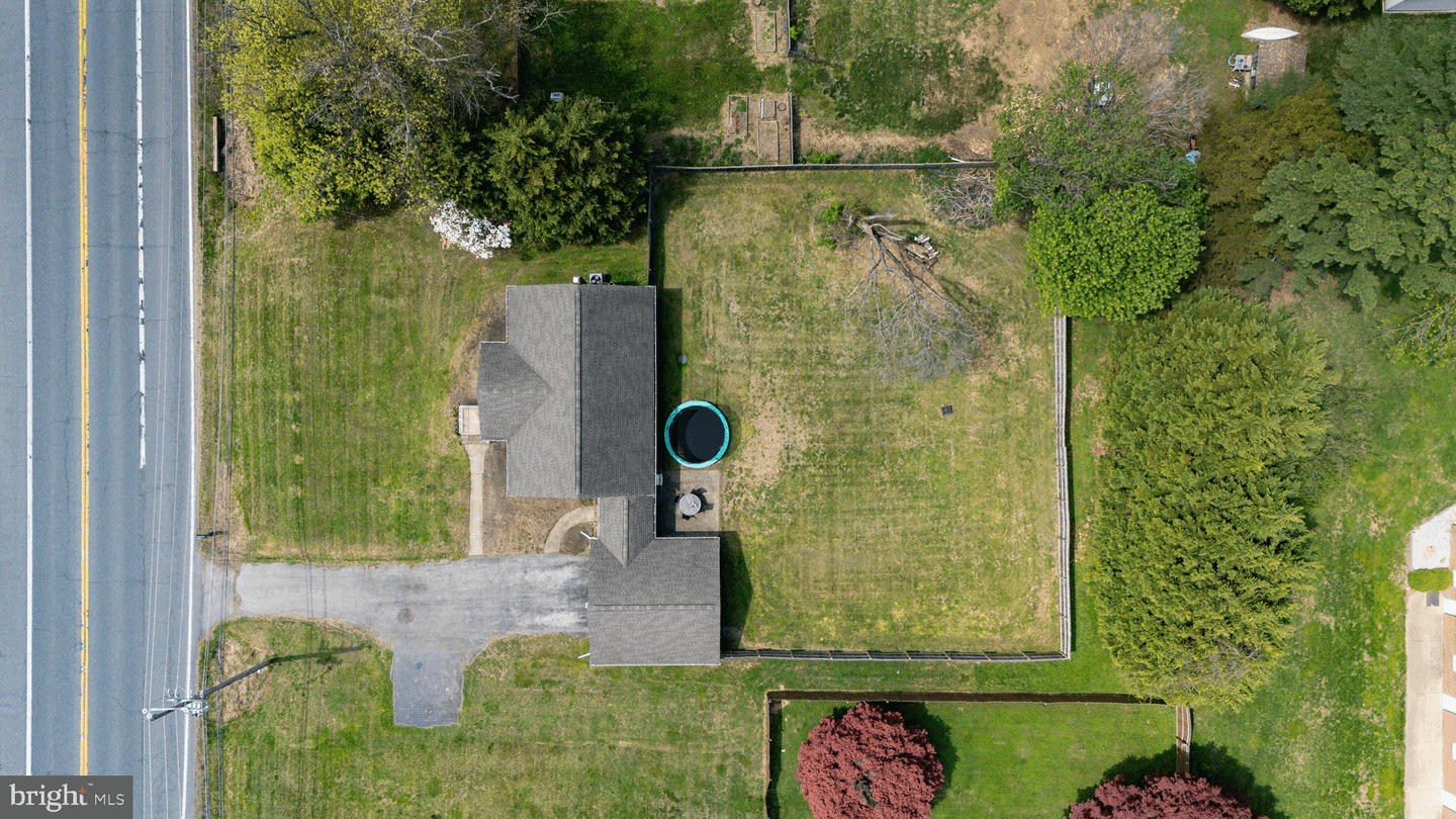5987 Telegraph Road photo 4