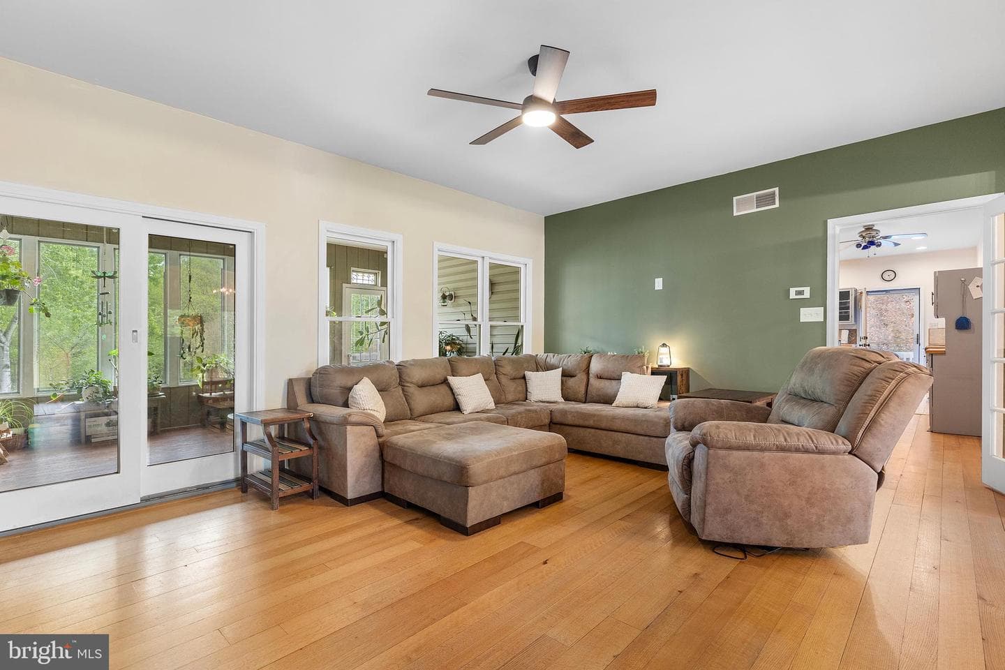 143 Clemencia Road photo 10