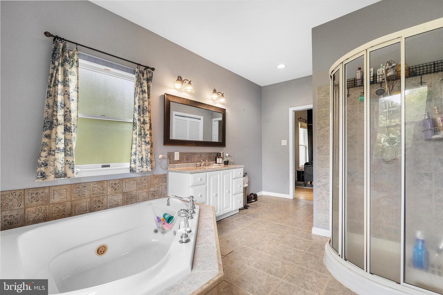 143 Clemencia Road photo 27