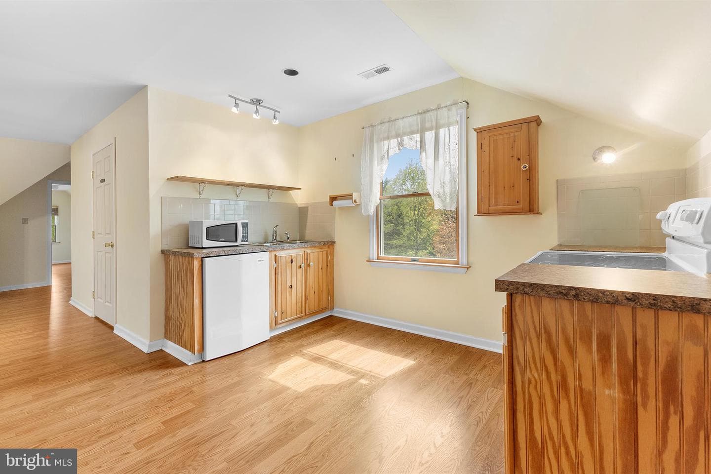 143 Clemencia Road photo 37