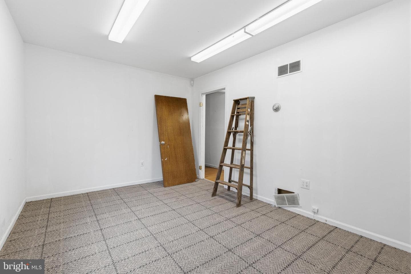 212 W Main Street photo 15