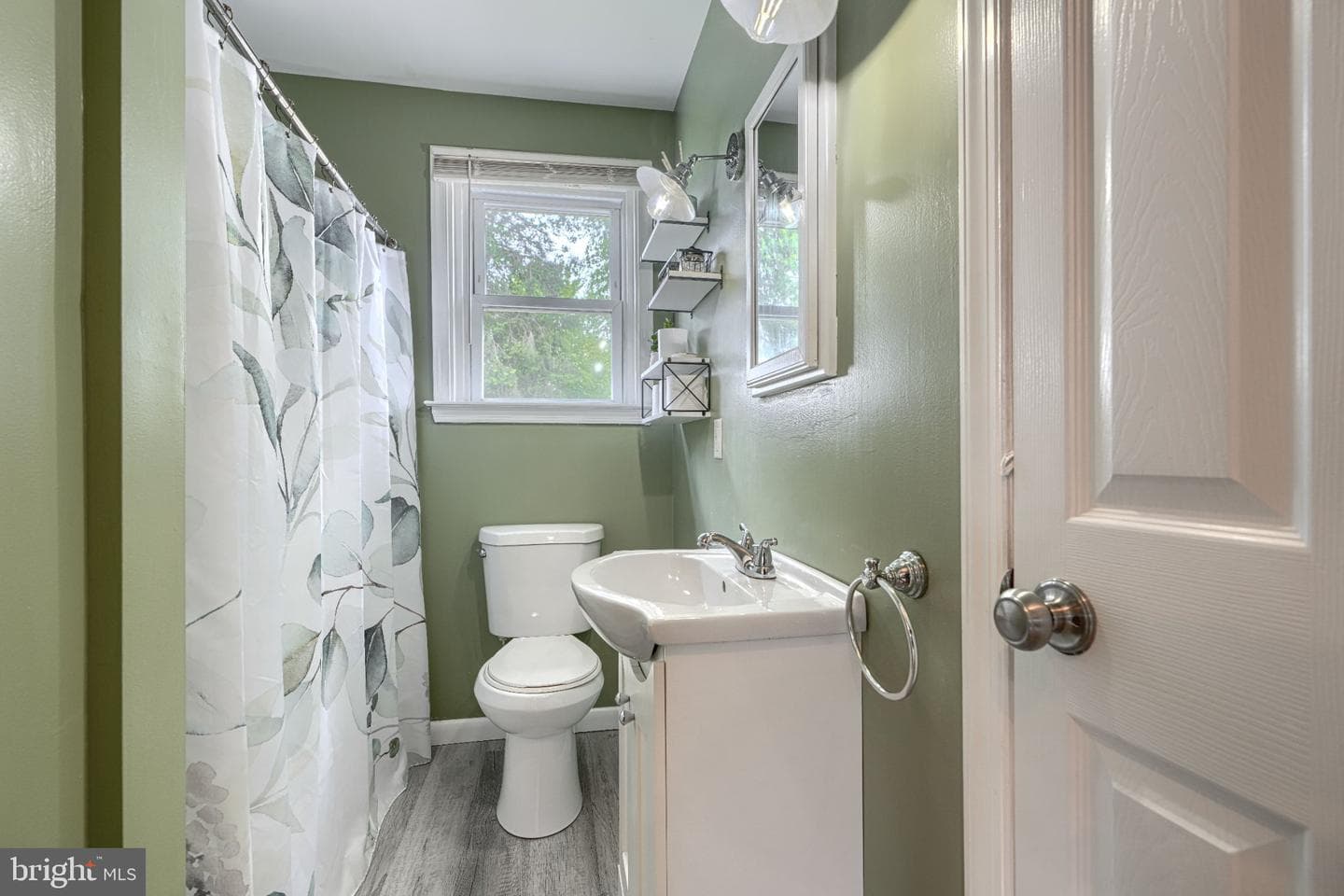 110 W Pearl Street photo 17