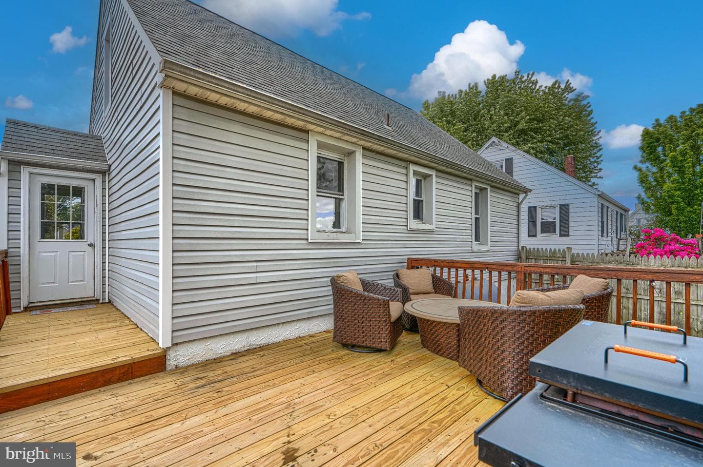 110 W Pearl Street photo 27
