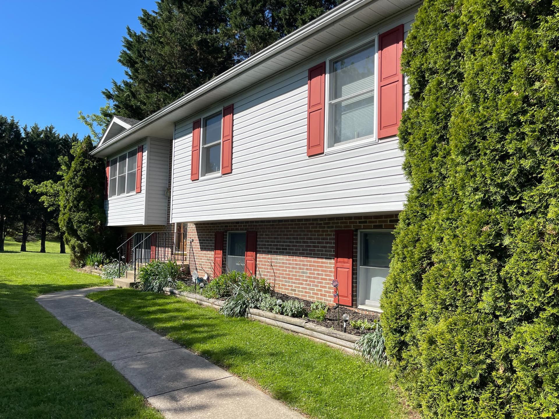75 Franklin Drive photo 2