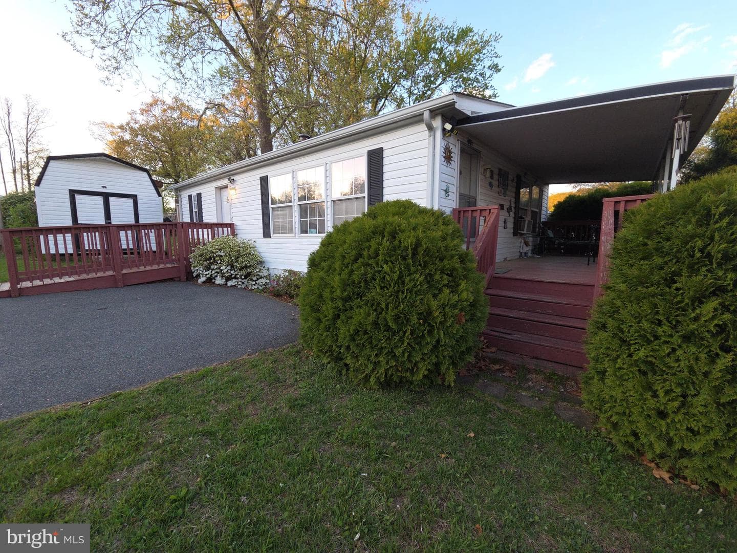 8 East Circle Drive