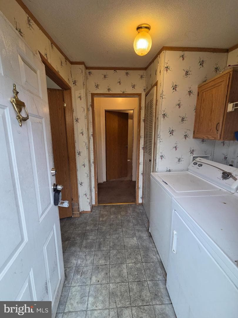 8 East Circle Drive photo 2