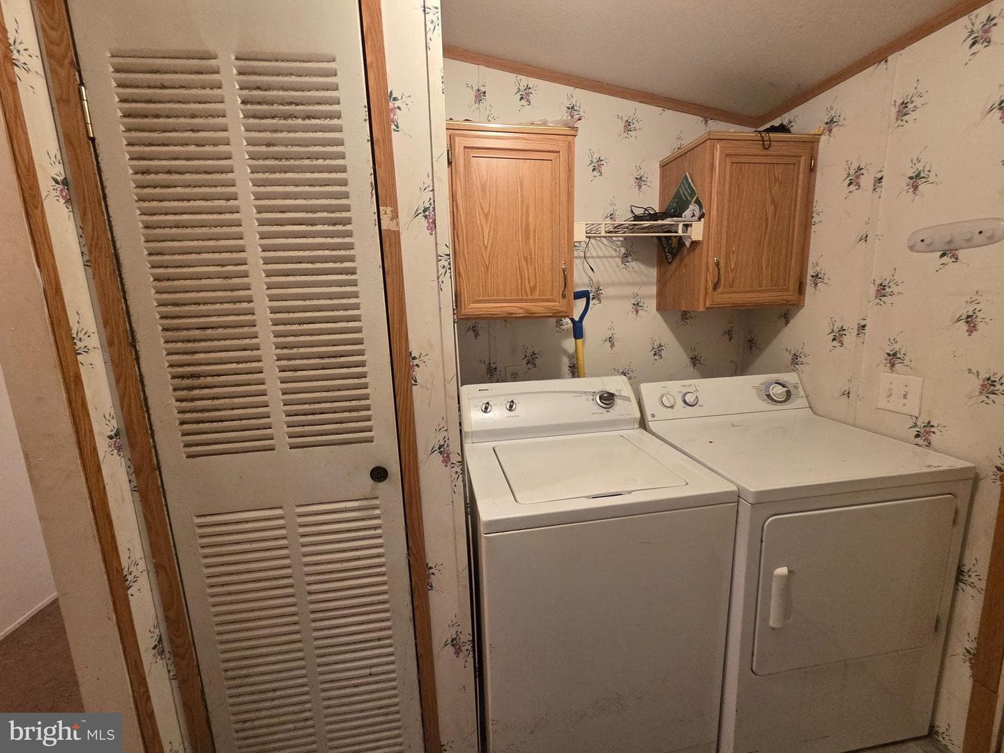 8 East Circle Drive photo 3