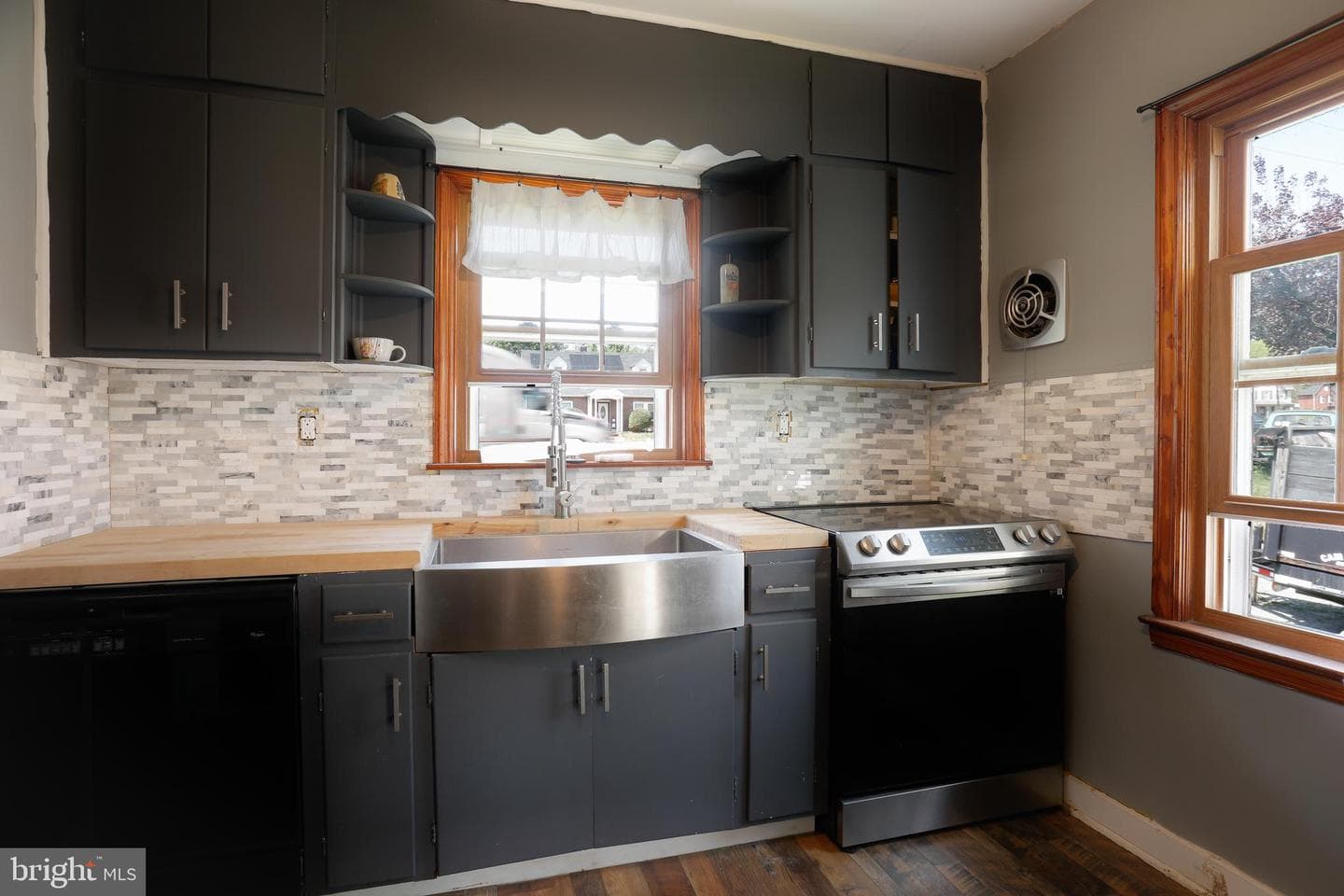 1458 Perryville Road photo 8