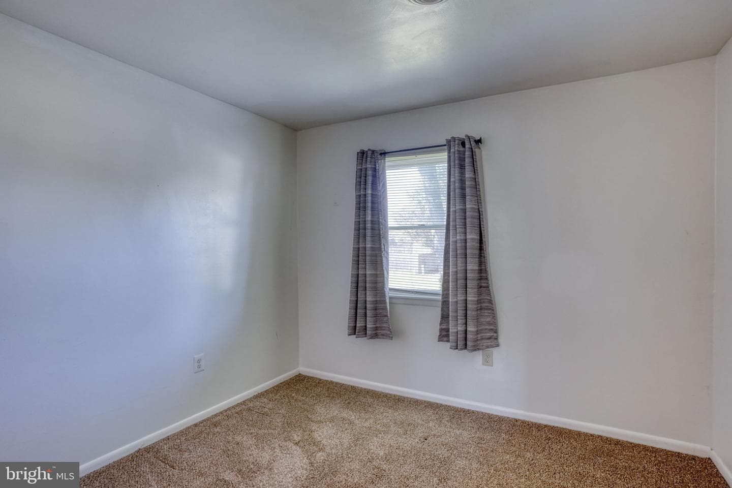 281 Sycamore Road photo 17
