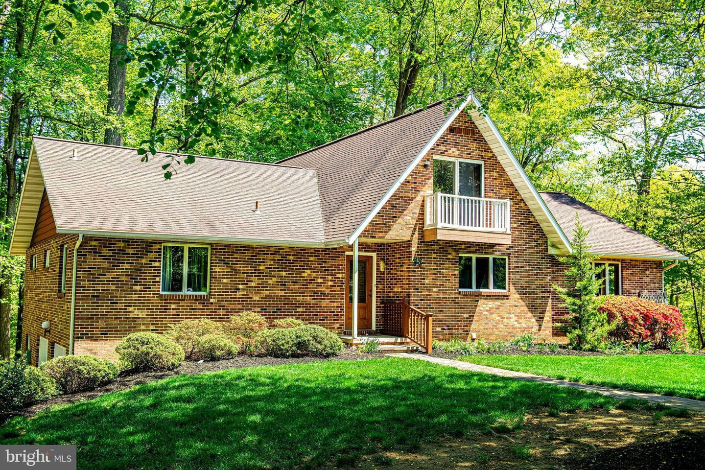 38 Maple Lane photo 1