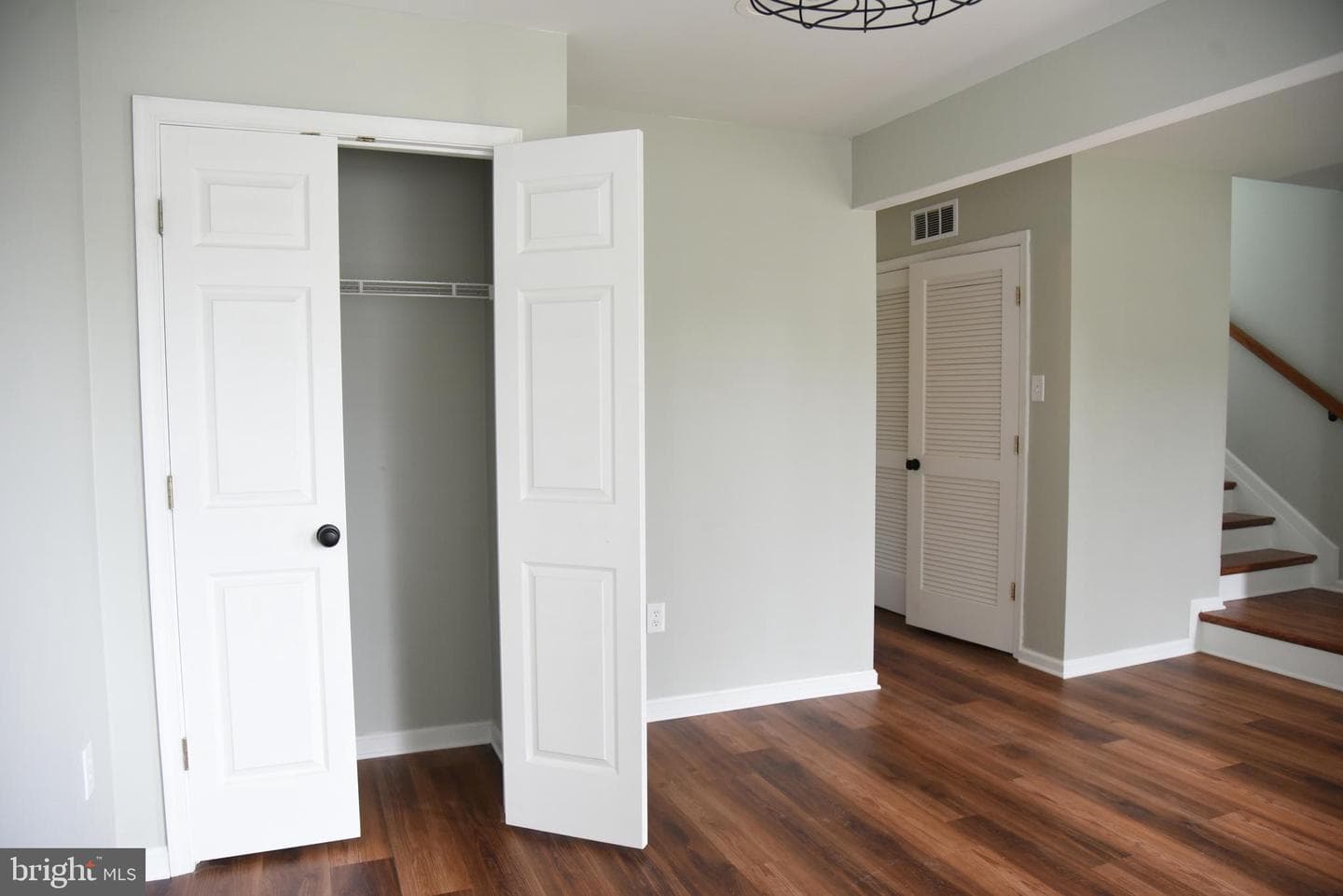102 Maple Leaf Drive photo 3
