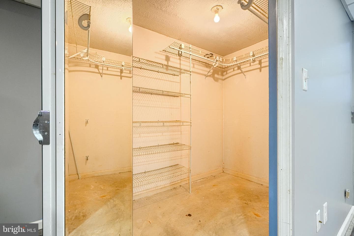 708 Gray Mount Circle photo 28