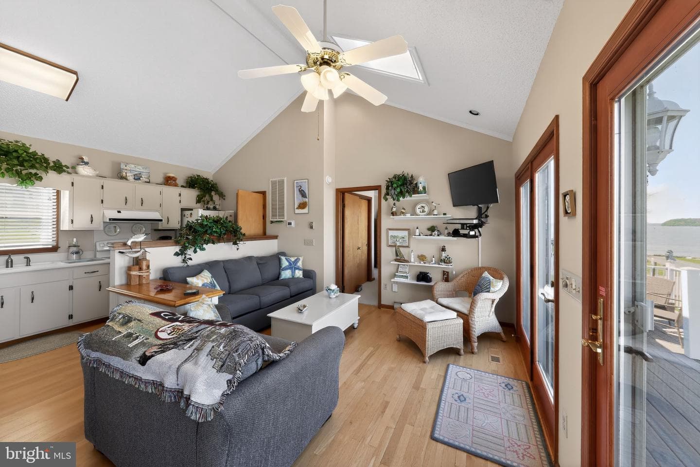 114 Bluff Road photo 12