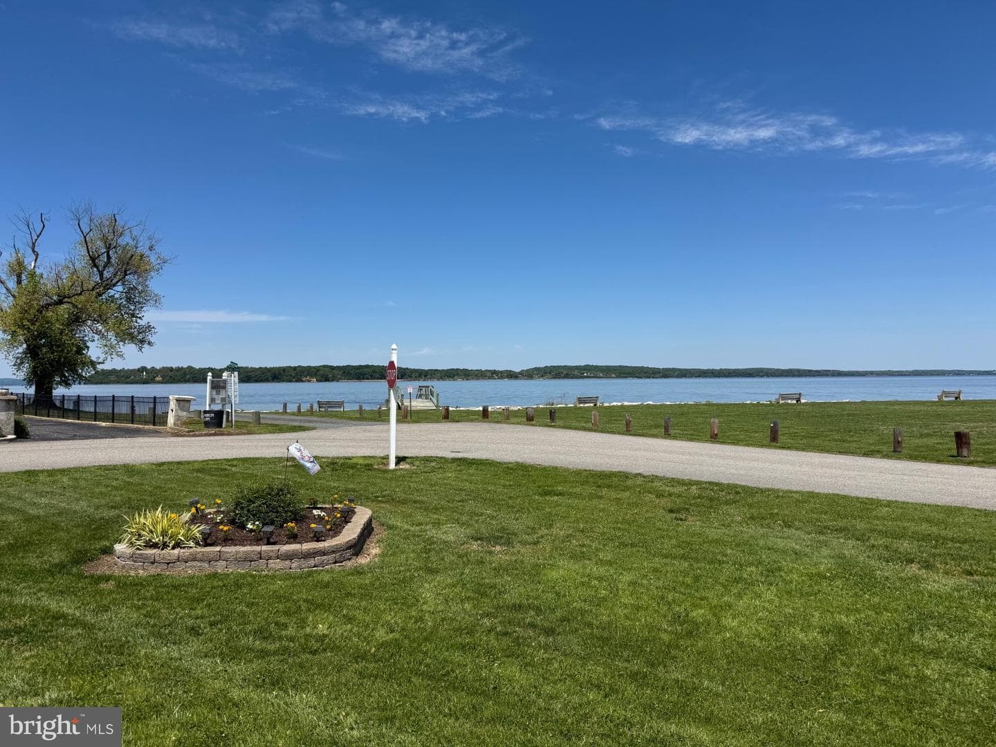 114 Bluff Road photo 31
