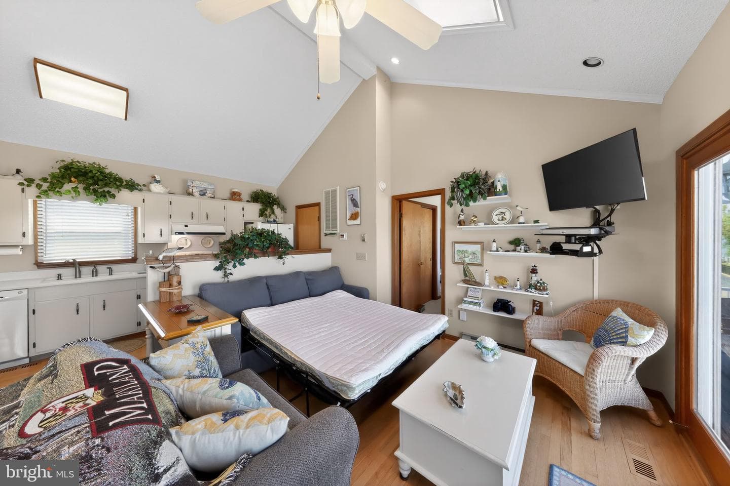 114 Bluff Road photo 8
