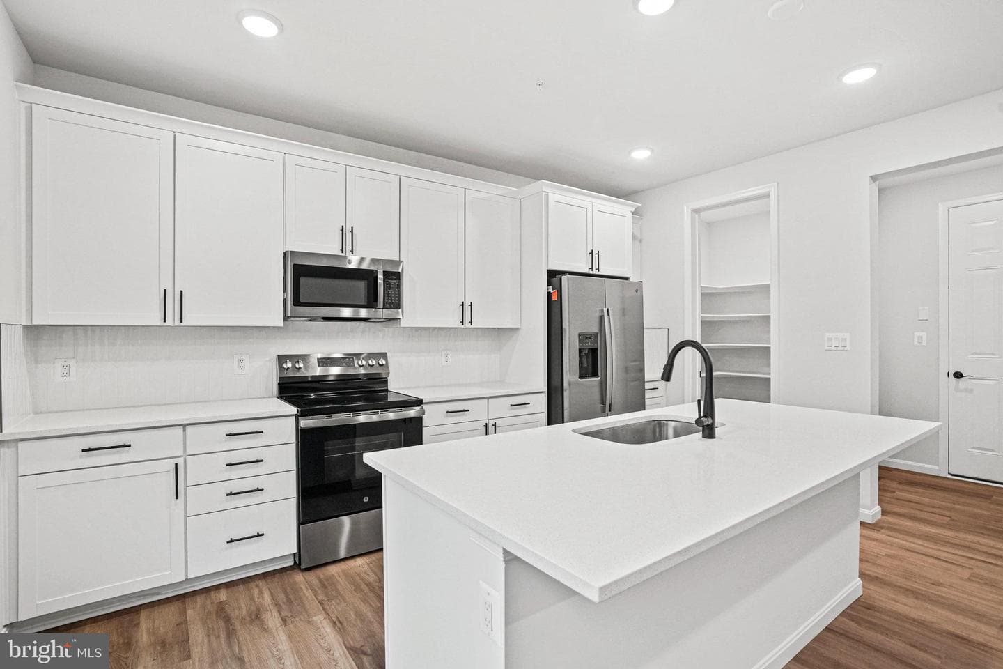 88 Catalpa Drive photo 10