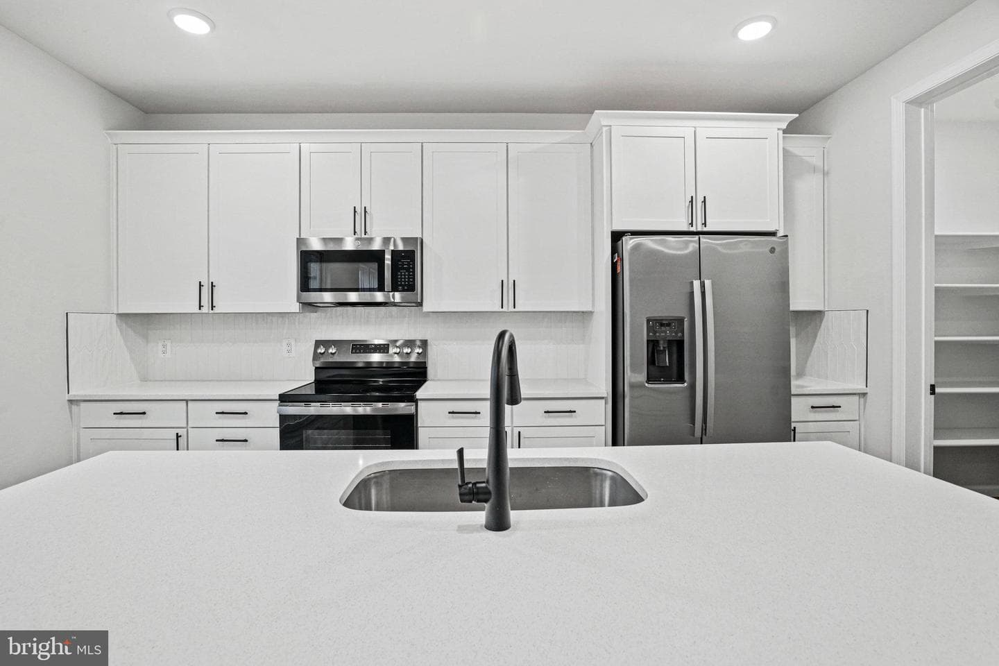88 Catalpa Drive photo 11