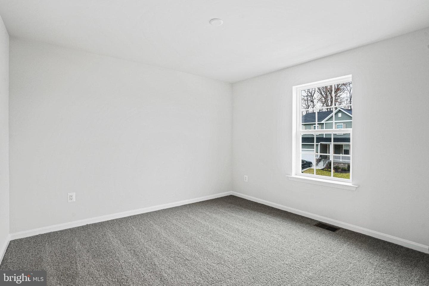 88 Catalpa Drive photo 32