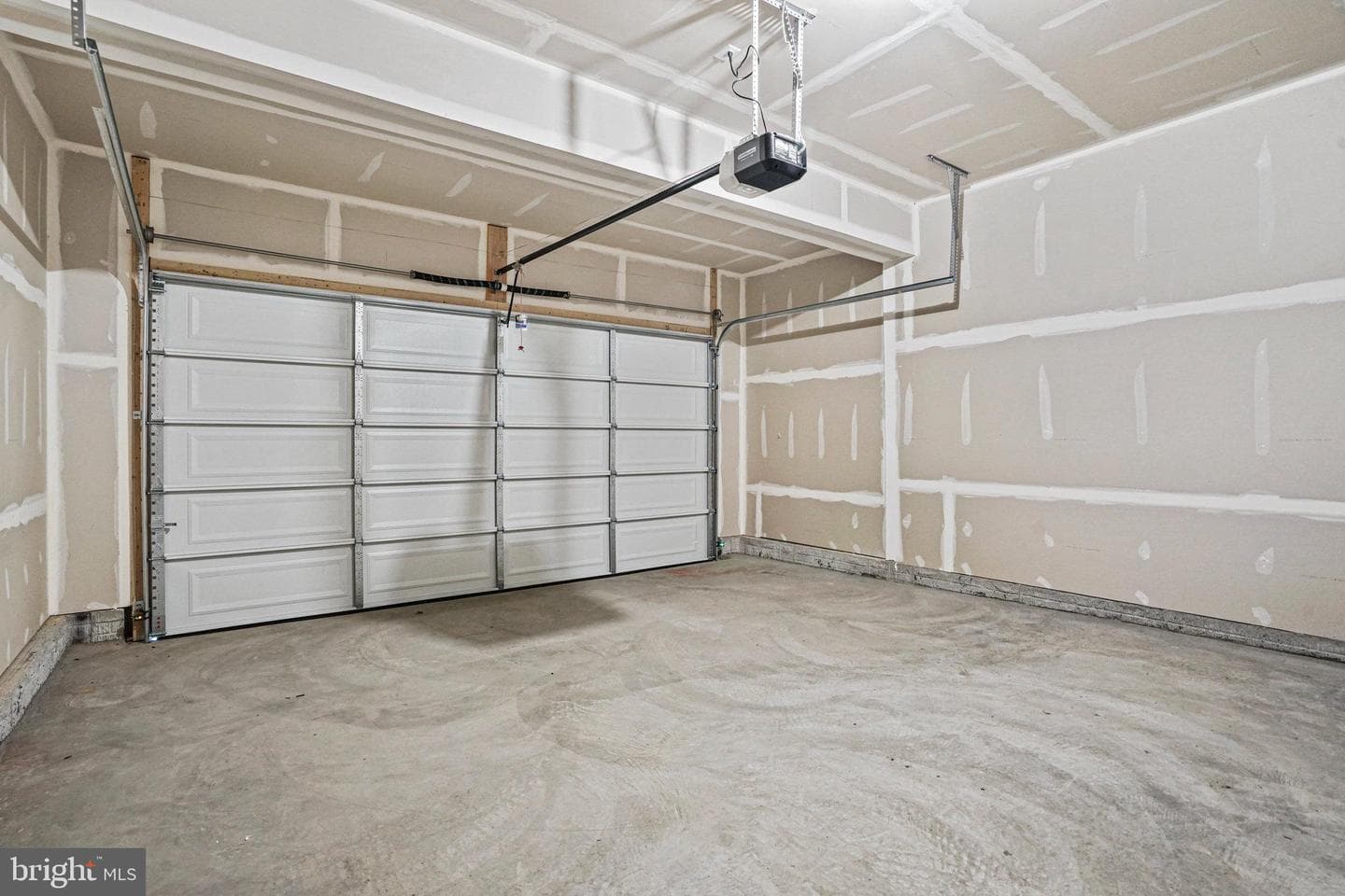 88 Catalpa Drive photo 39