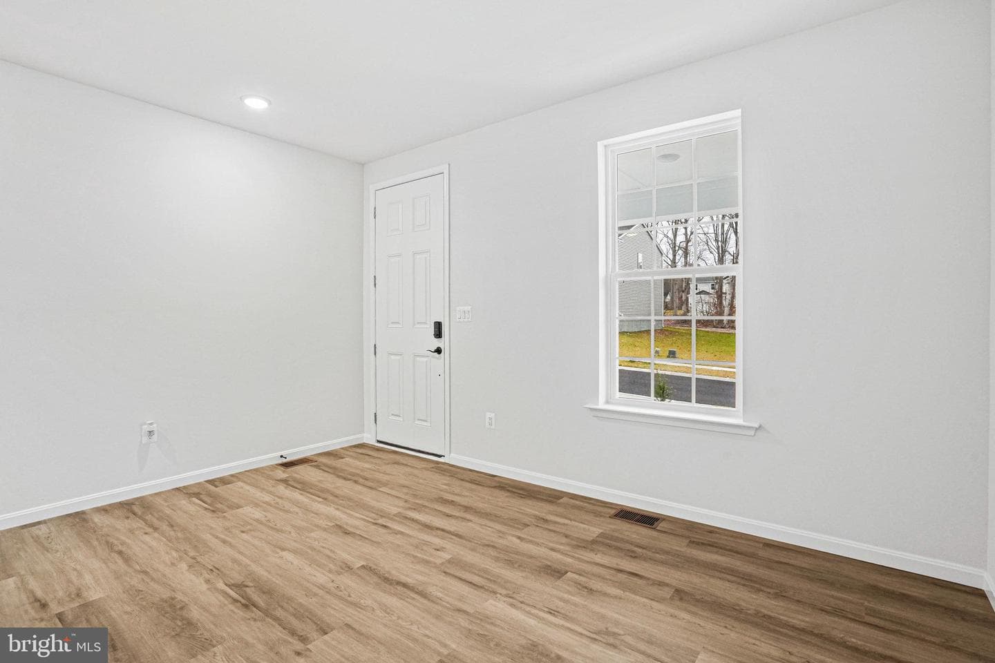 88 Catalpa Drive photo 6