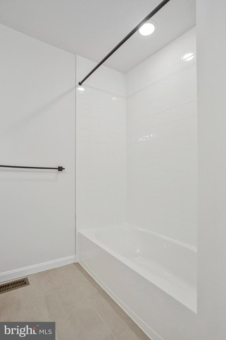 96 Catalpa Drive photo 32