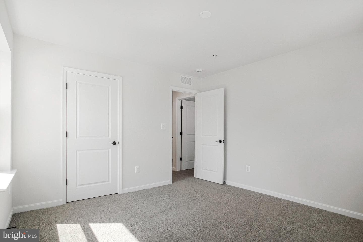 96 Catalpa Drive photo 34