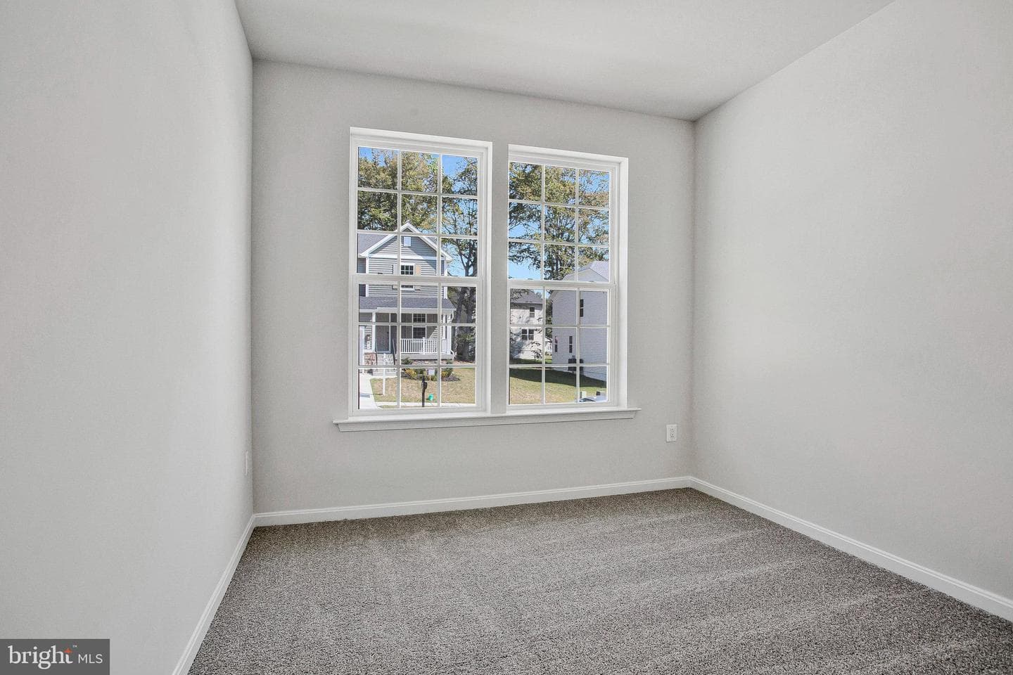 96 Catalpa Drive photo 5