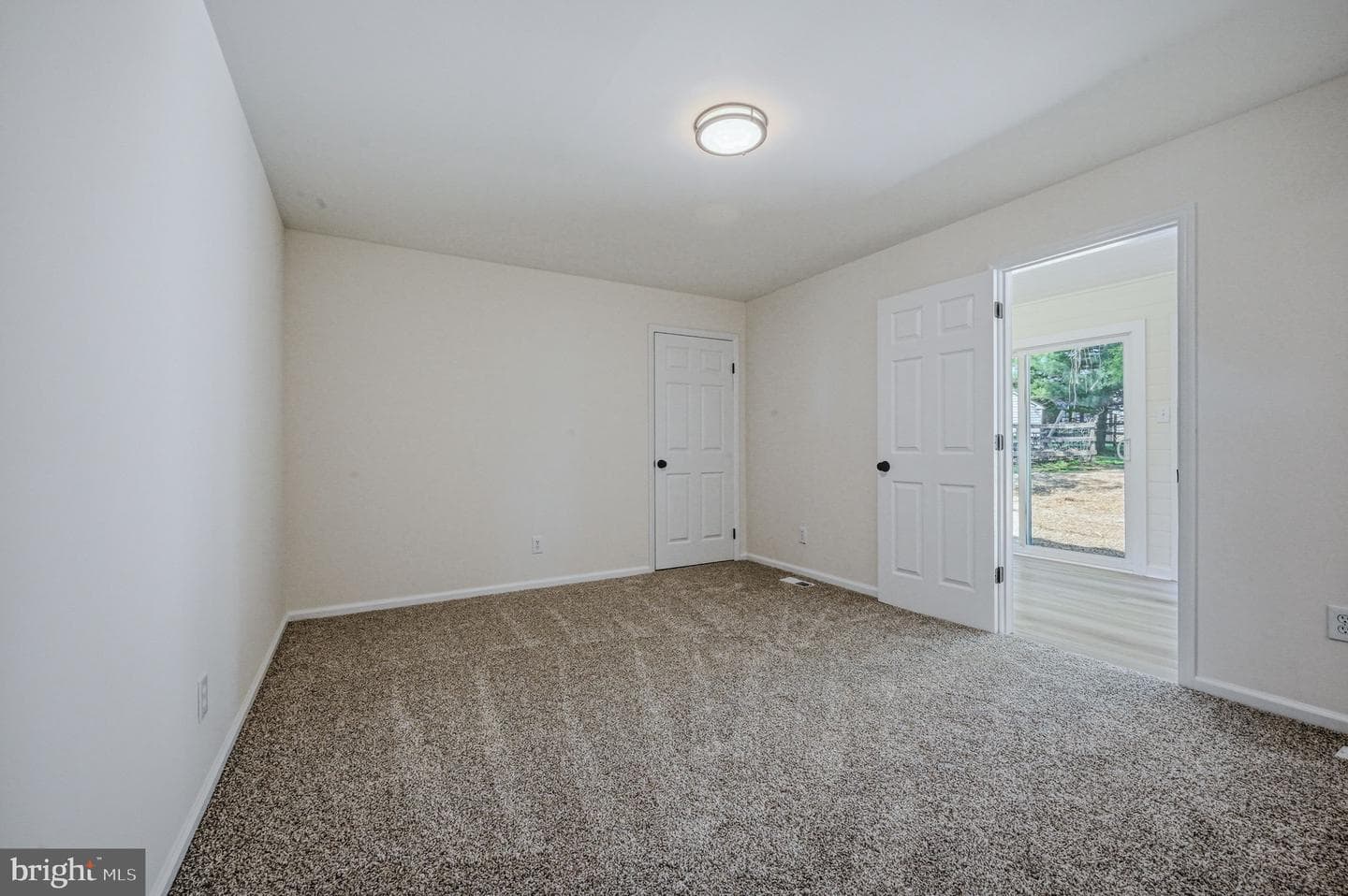 56 Mowbray Lane photo 22