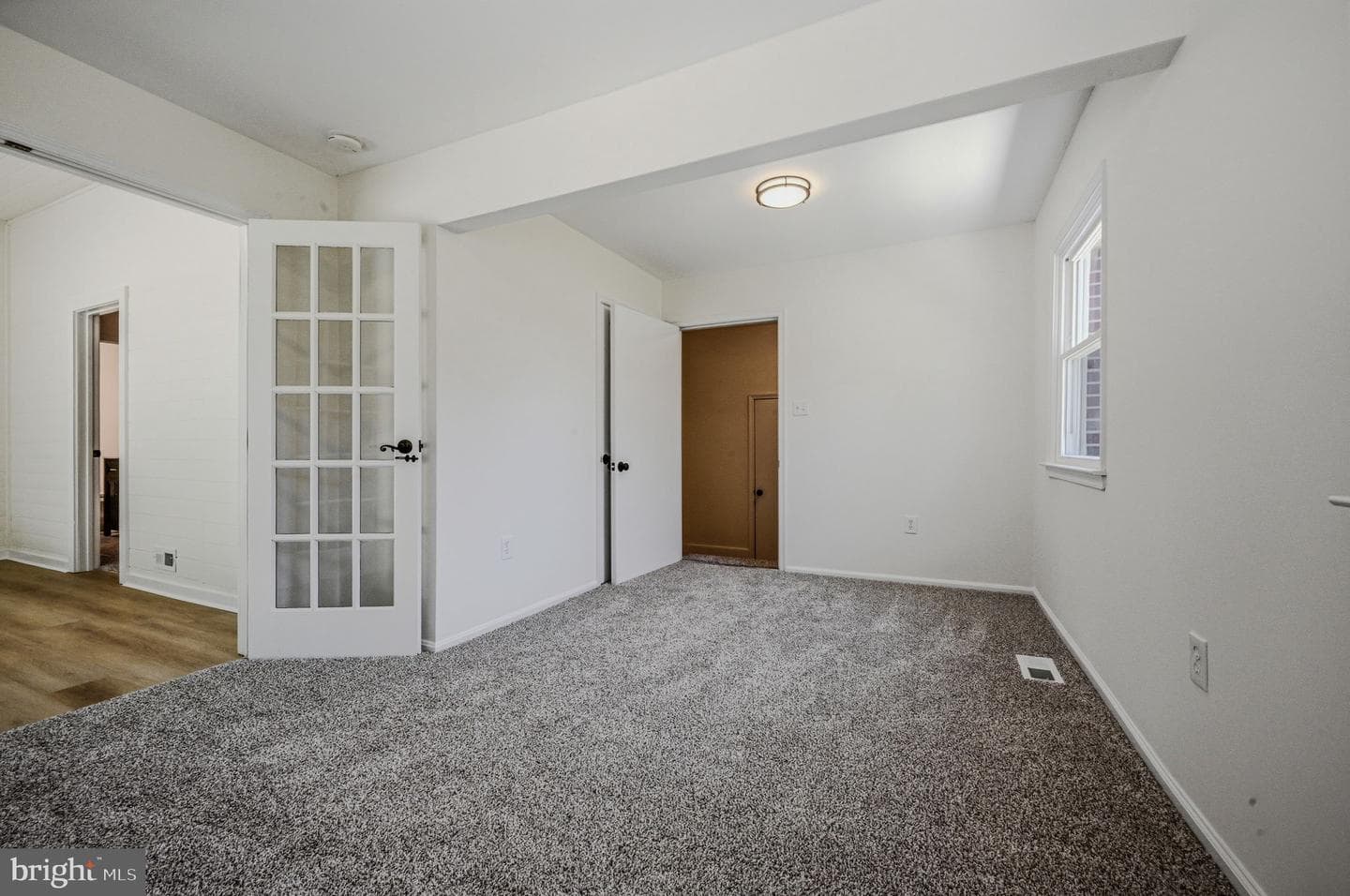 56 Mowbray Lane photo 27