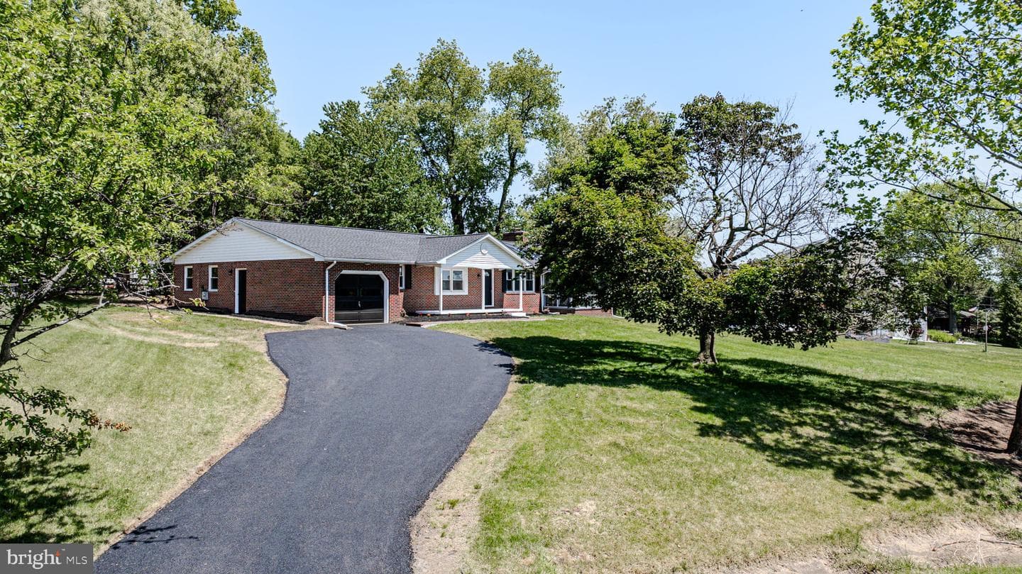 56 Mowbray Lane photo 44