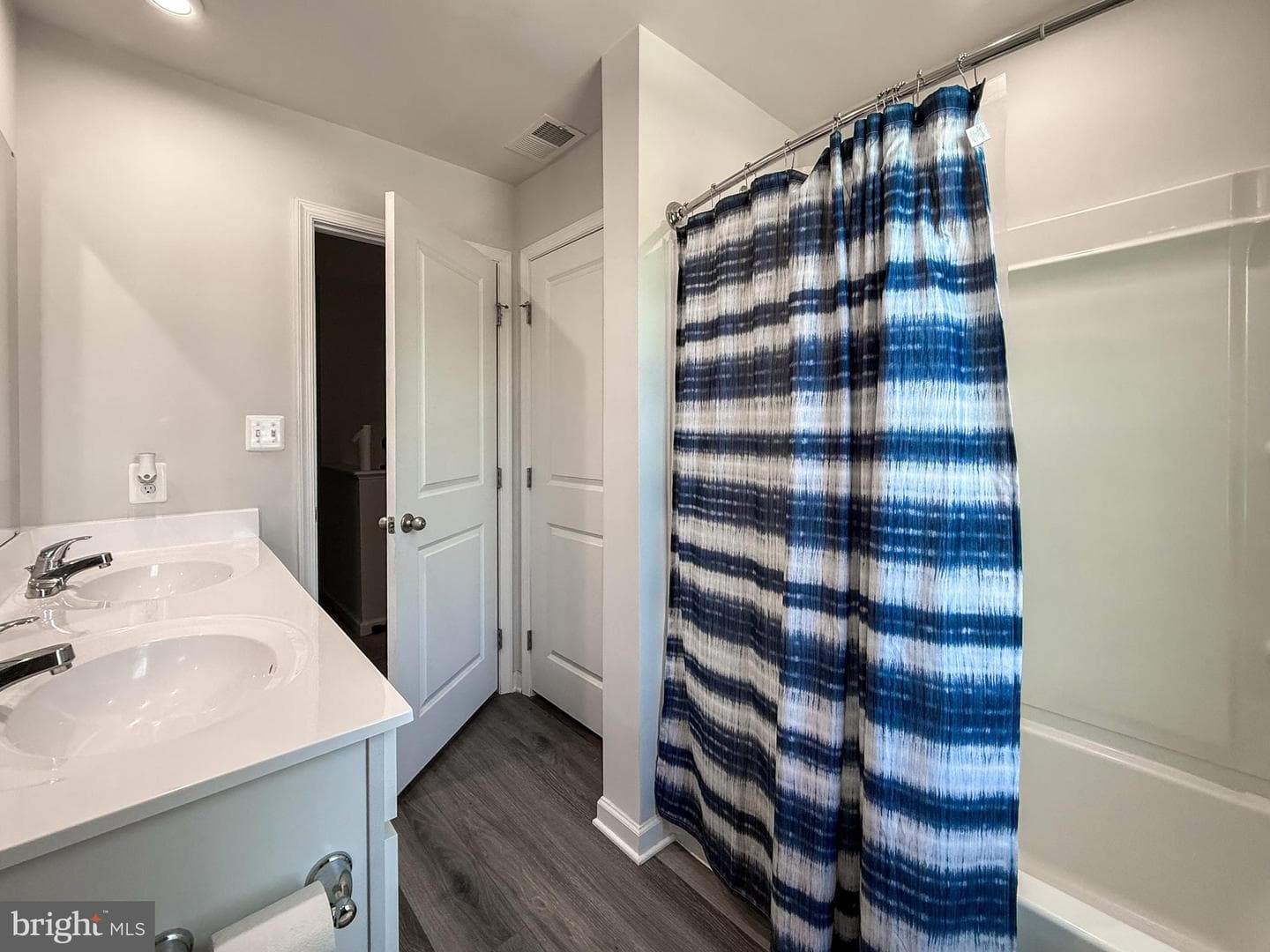 91 Goldspire Drive photo 35