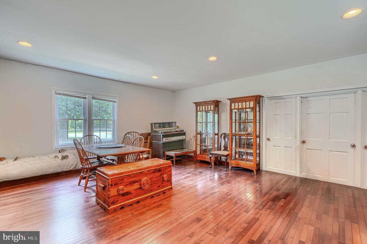 199 Riverside Drive photo 31