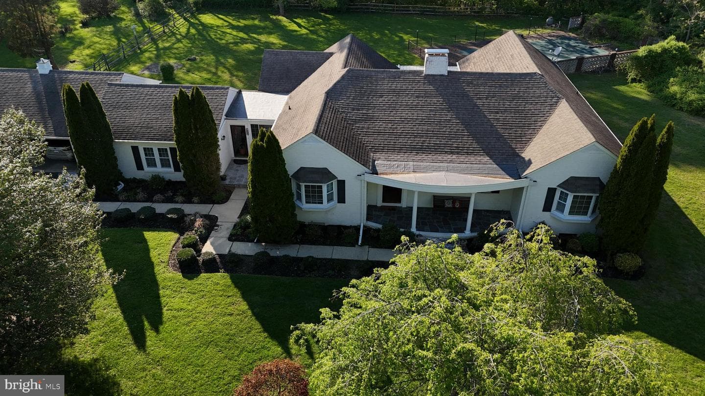 199 Riverside Drive photo 45