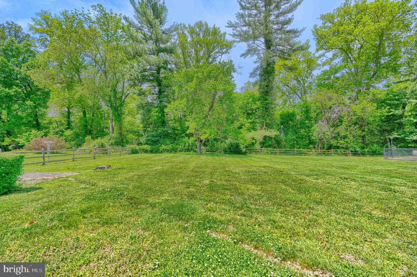 199 Riverside Drive photo 52