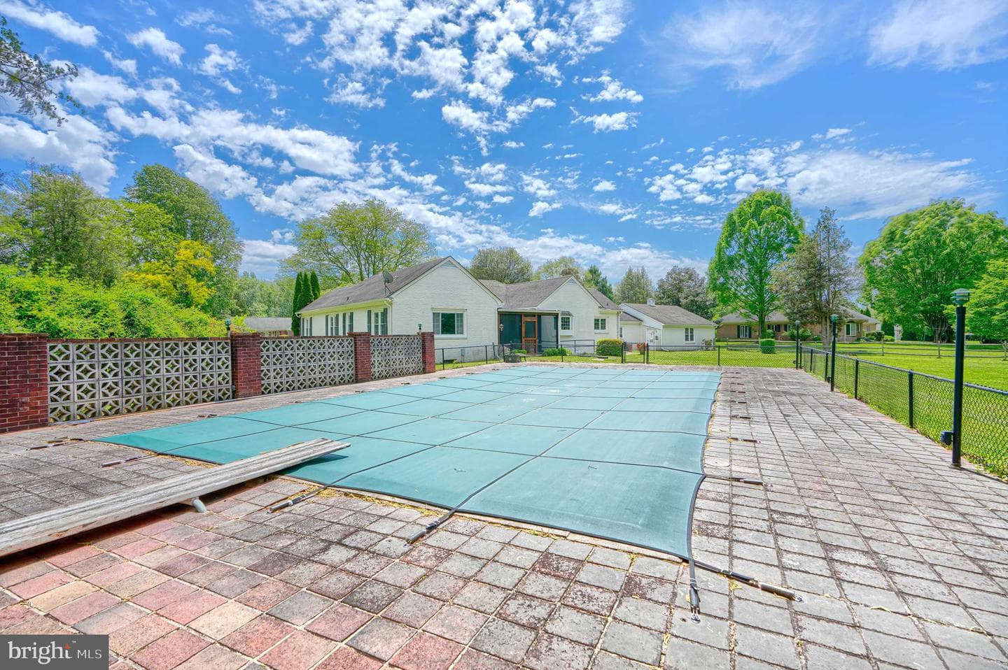 199 Riverside Drive photo 56