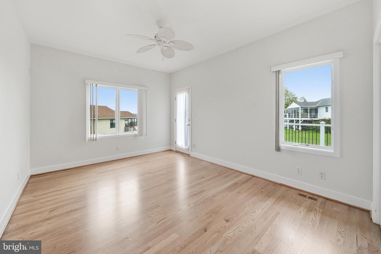 160 Cliffview Drive photo 31