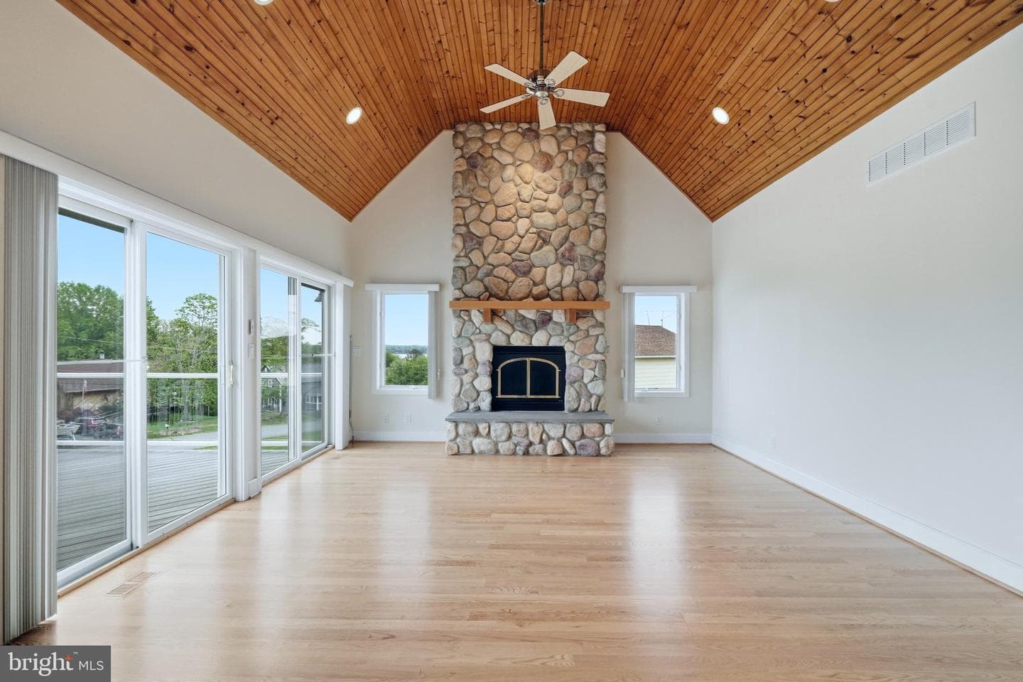 160 Cliffview Drive photo 47