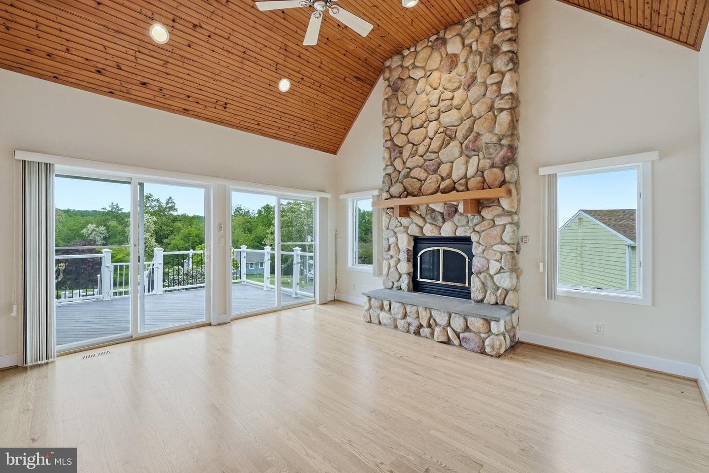 160 Cliffview Drive photo 49