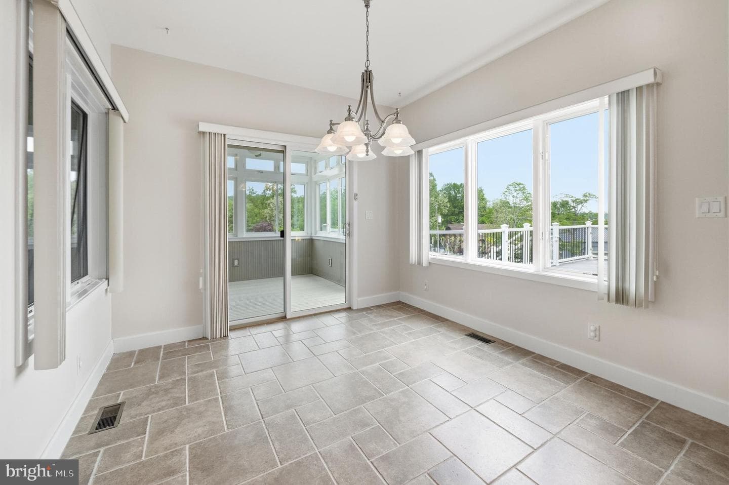 160 Cliffview Drive photo 53