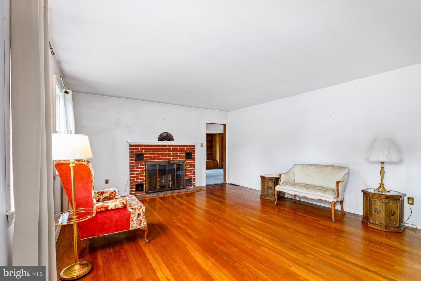 201 N Bohemia Avenue photo 5