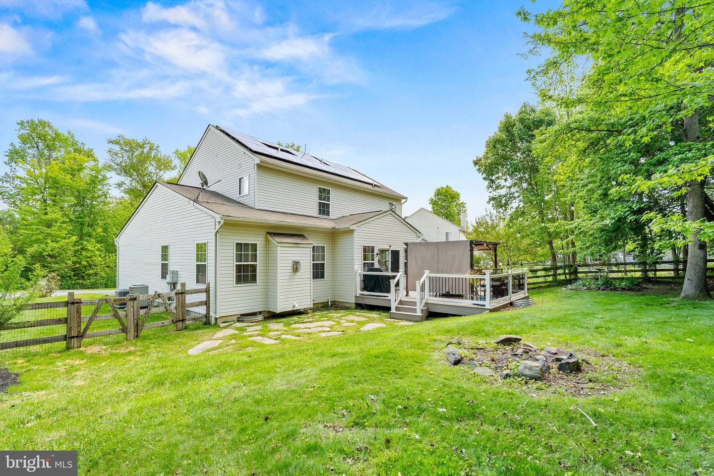 109 Flintstone Drive photo 32