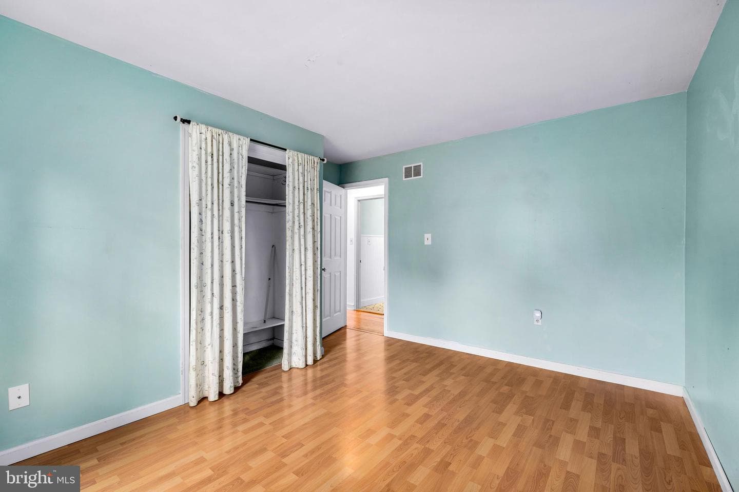 102 Kirkcaldy Drive photo 10