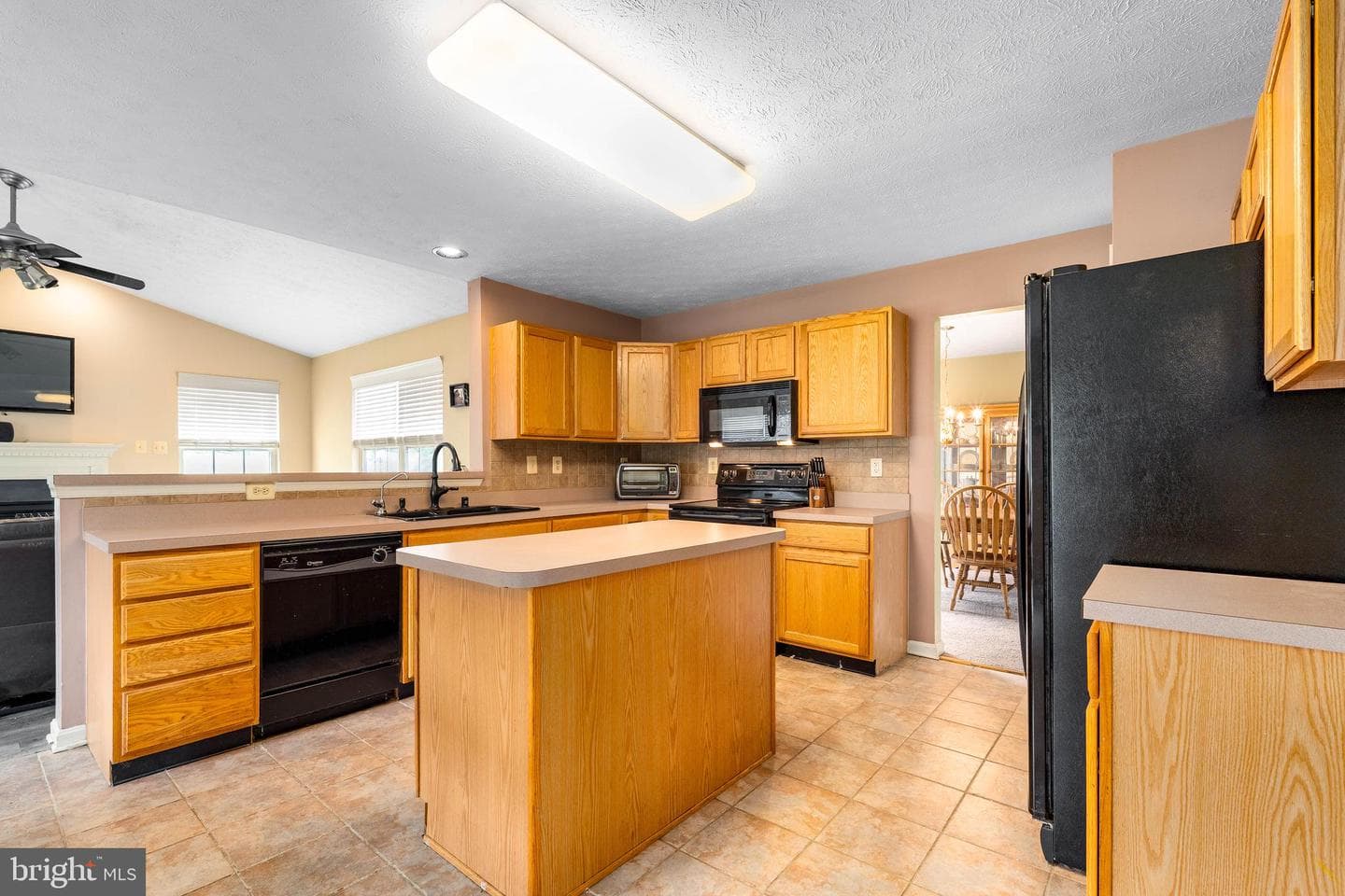 146 Manchester Drive photo 7