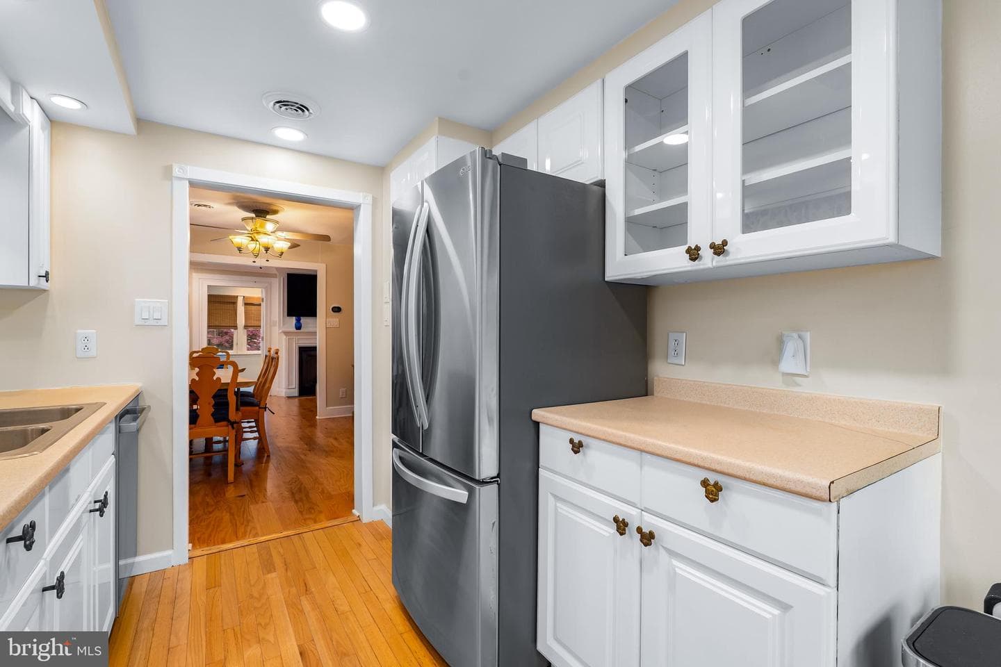 57 New York Avenue photo 11